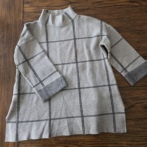 Tahari Heather Gray Knit Sweater
